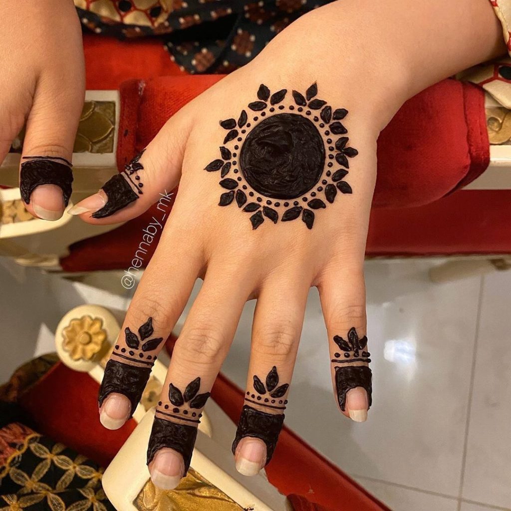 Latest and Upcoming Bridal Gol Tikki Mehndi Designs Idea 2019 By MMP -  video Dailymotion