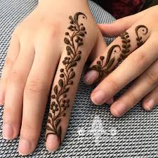 41 Simple Mehndi Designs for your Fingers